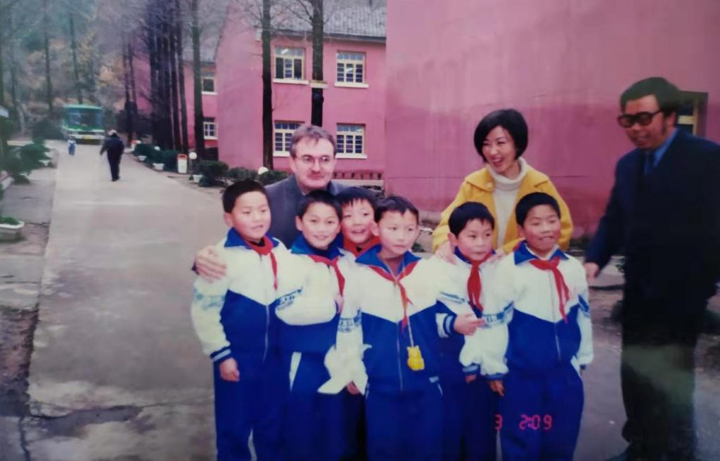 Ningbo Zhicheng School Founded